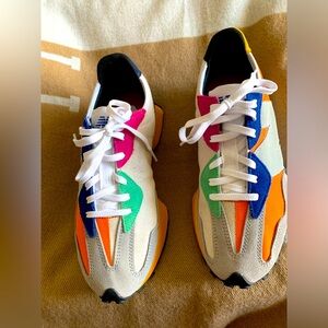 NEW BALANCE WOMENS SNEAKERS